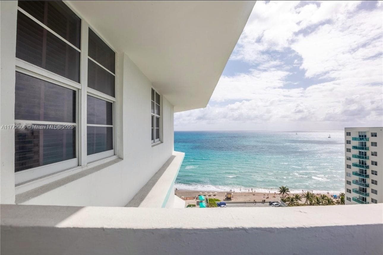 3725 Ocean Dr 3