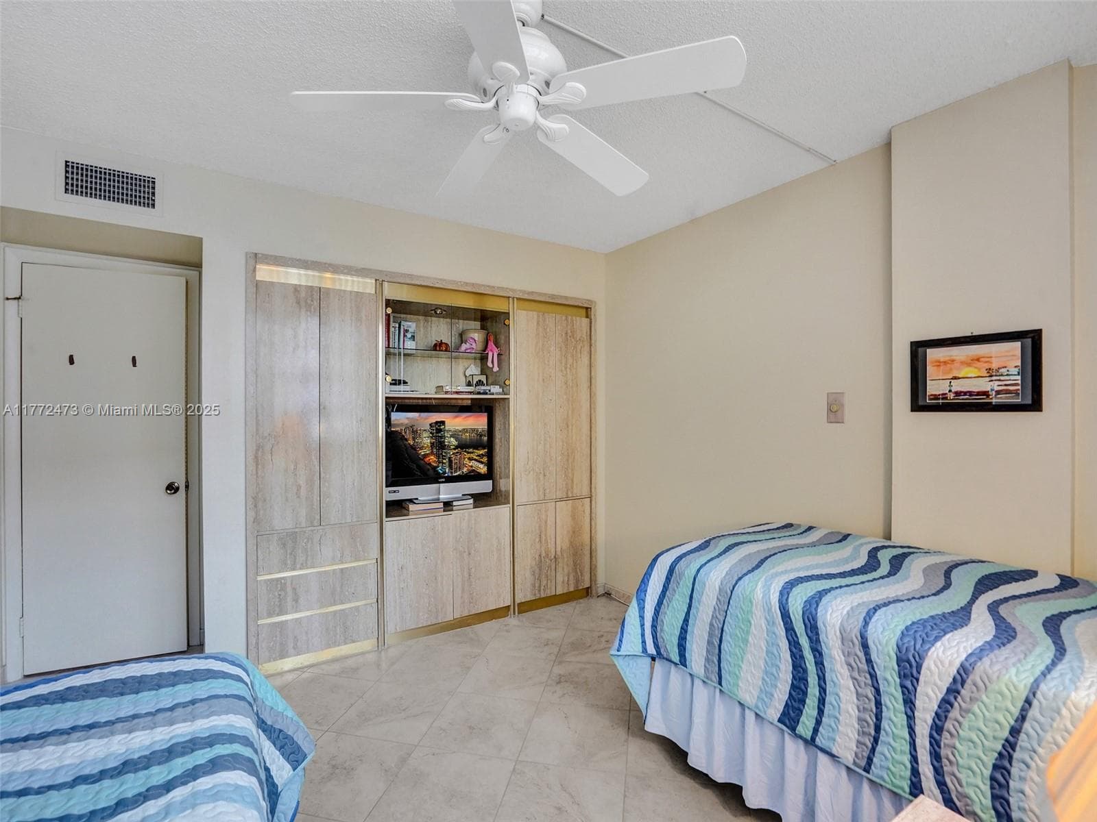 3113 S Ocean Dr 710 photo 13