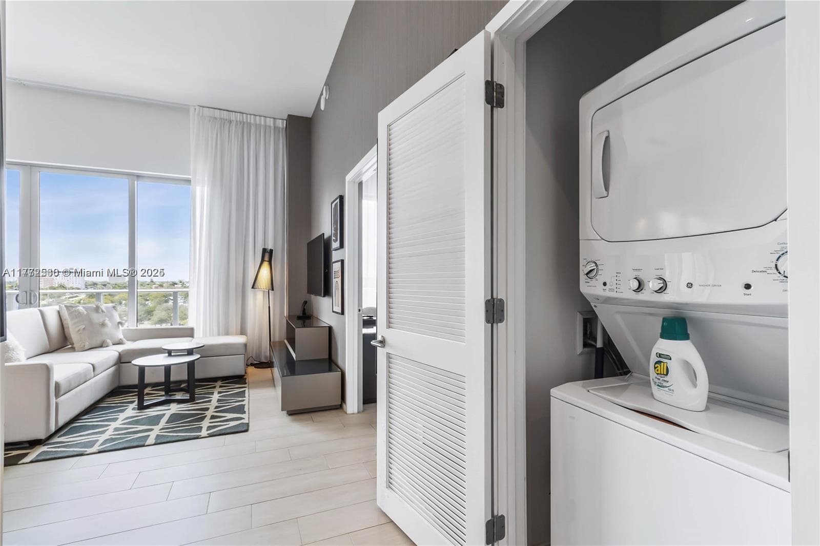 4010 Ocean Dr 3