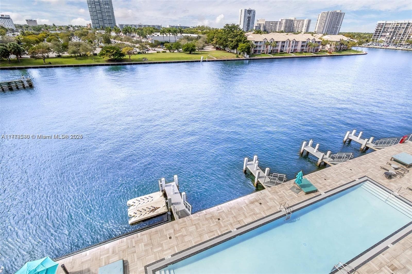 4010 Ocean Dr 4