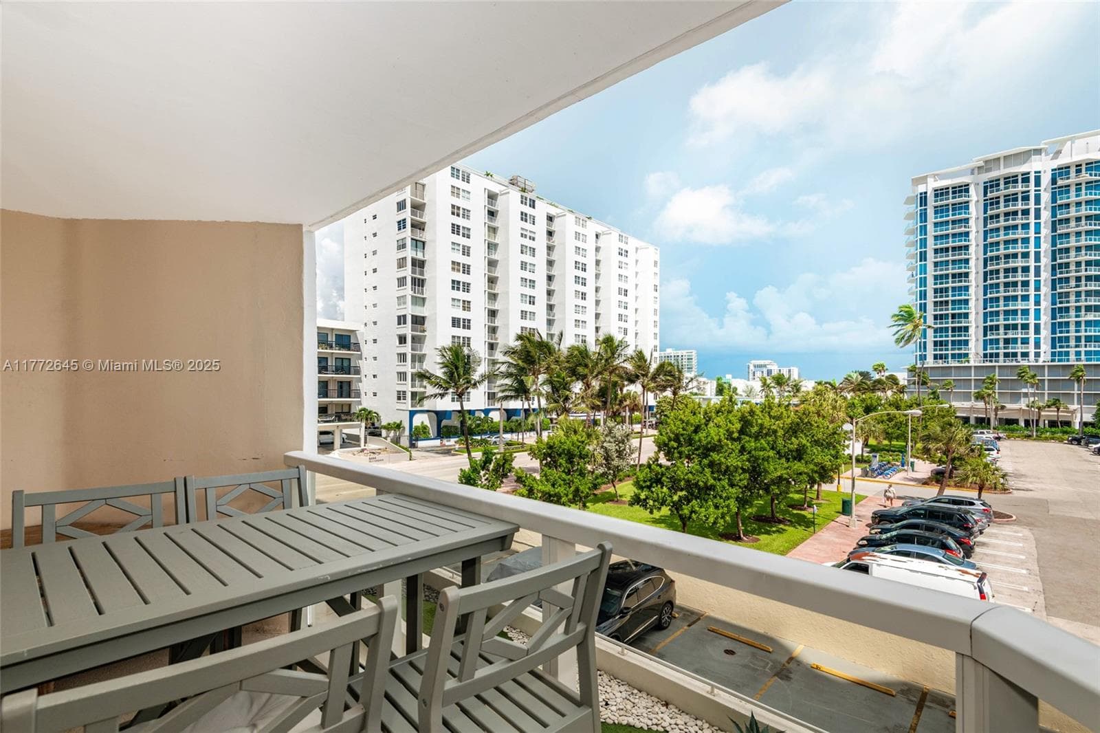 6423 Collins Ave 309 photo 3