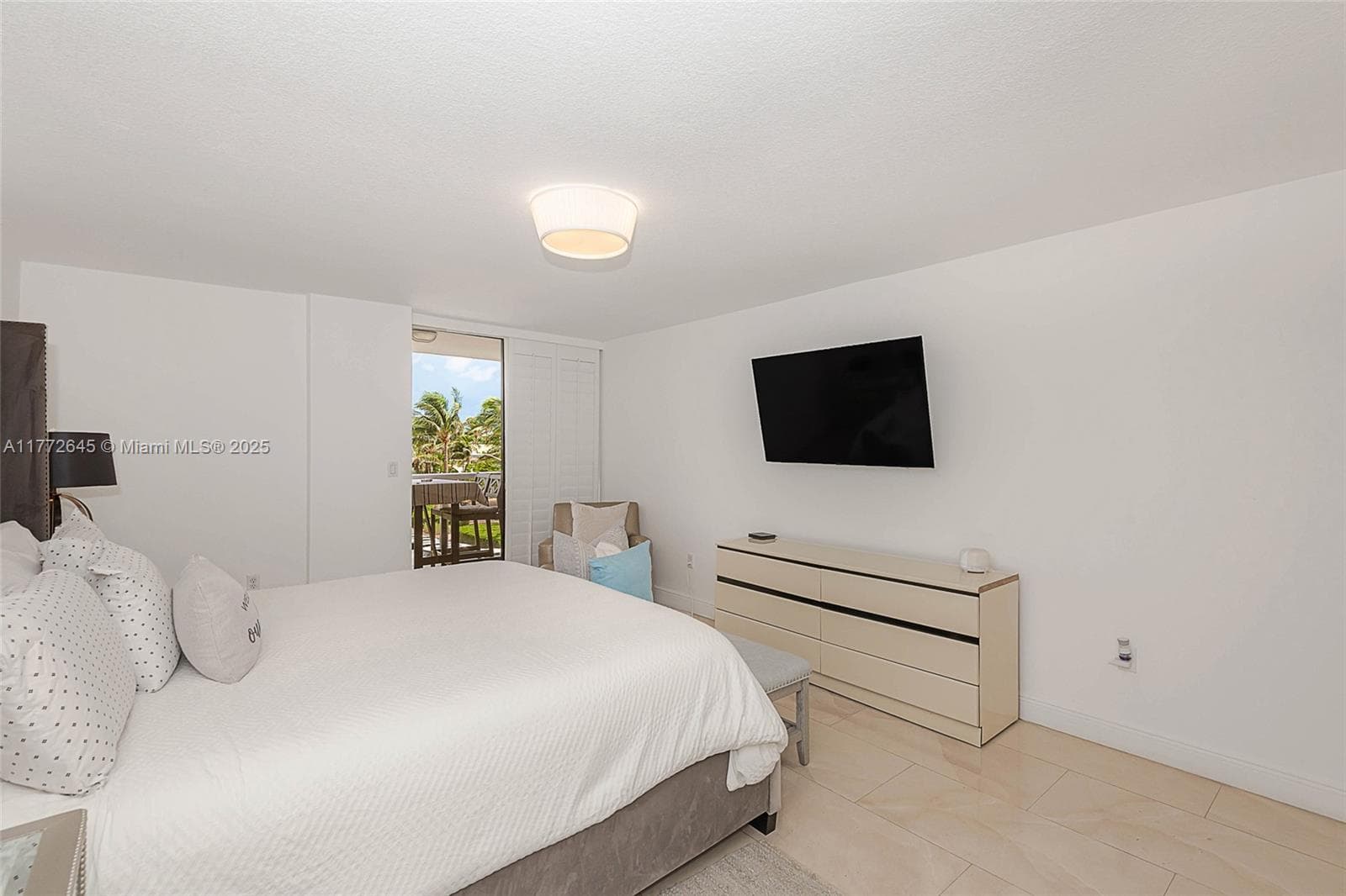 6423 Collins Ave 309 photo 20