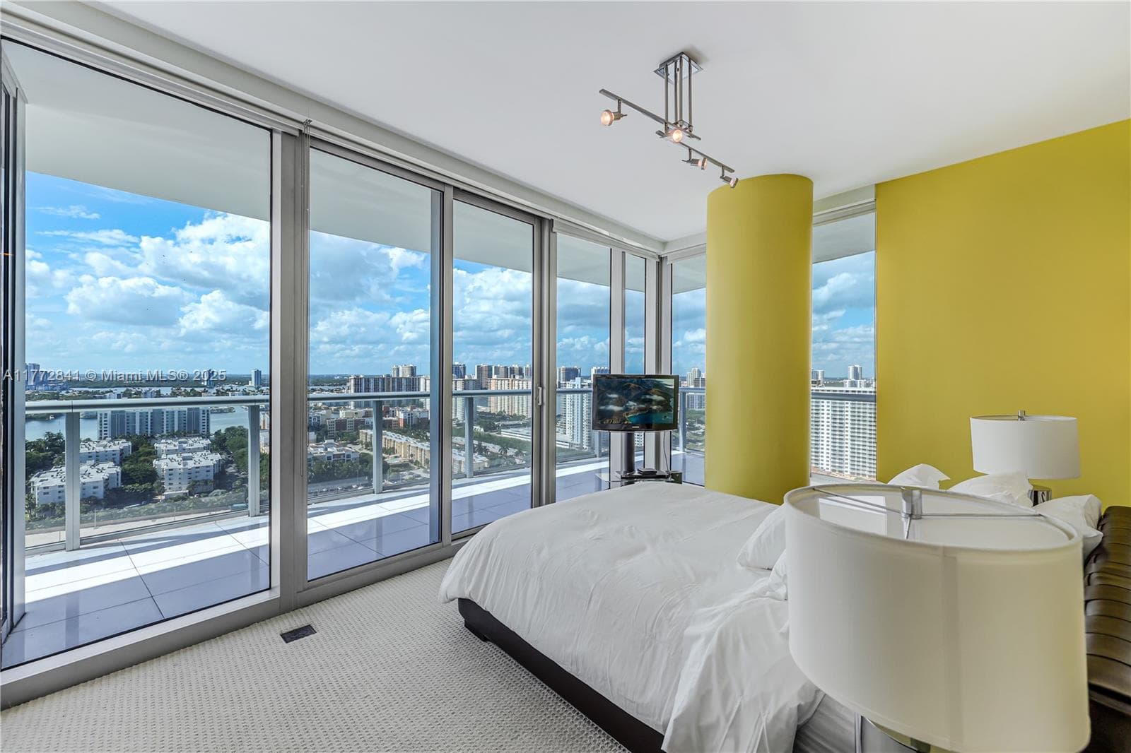 17001 Collins Ave 2508 photo 23