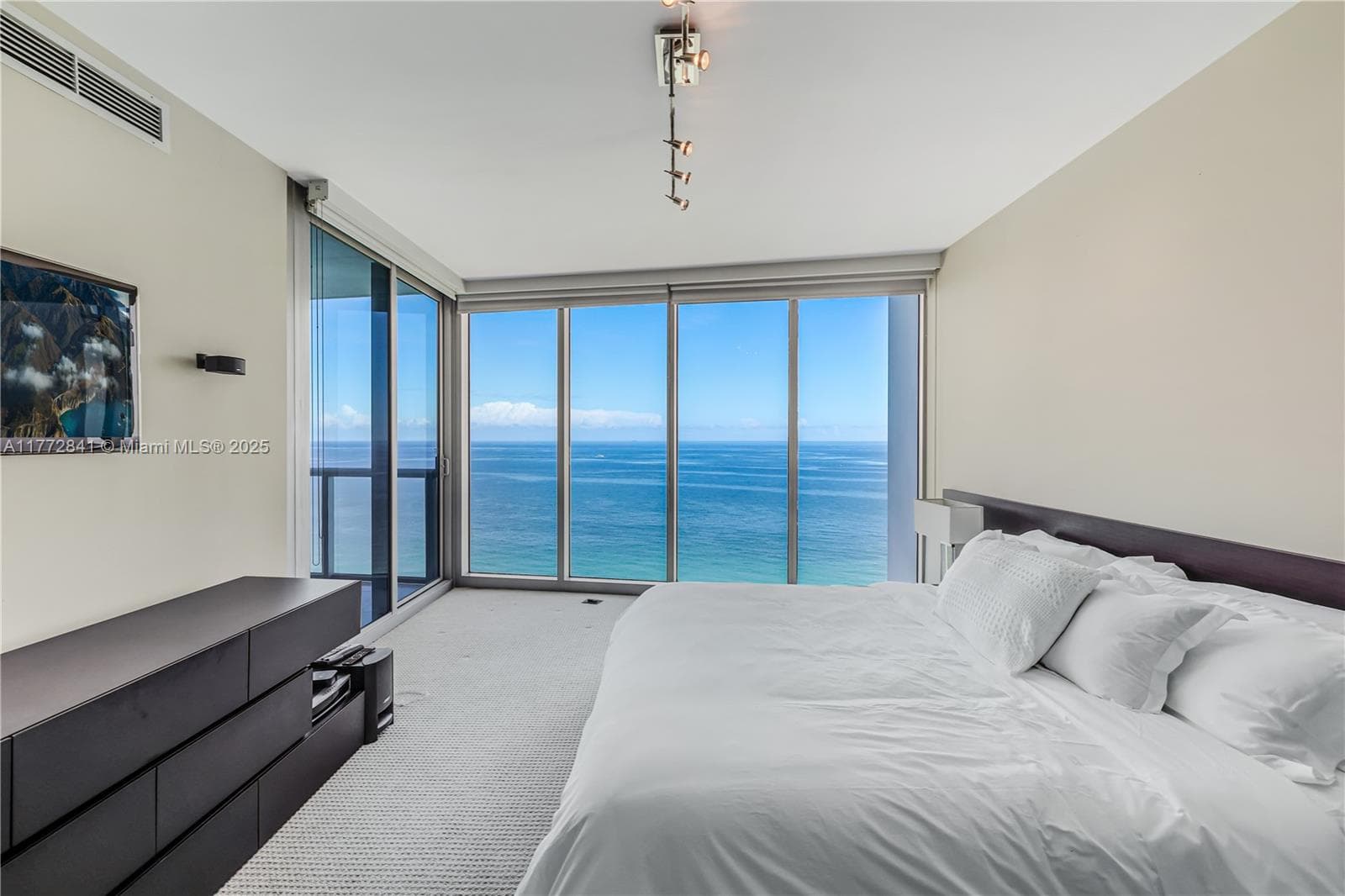 17001 Collins Ave 2508 photo 17