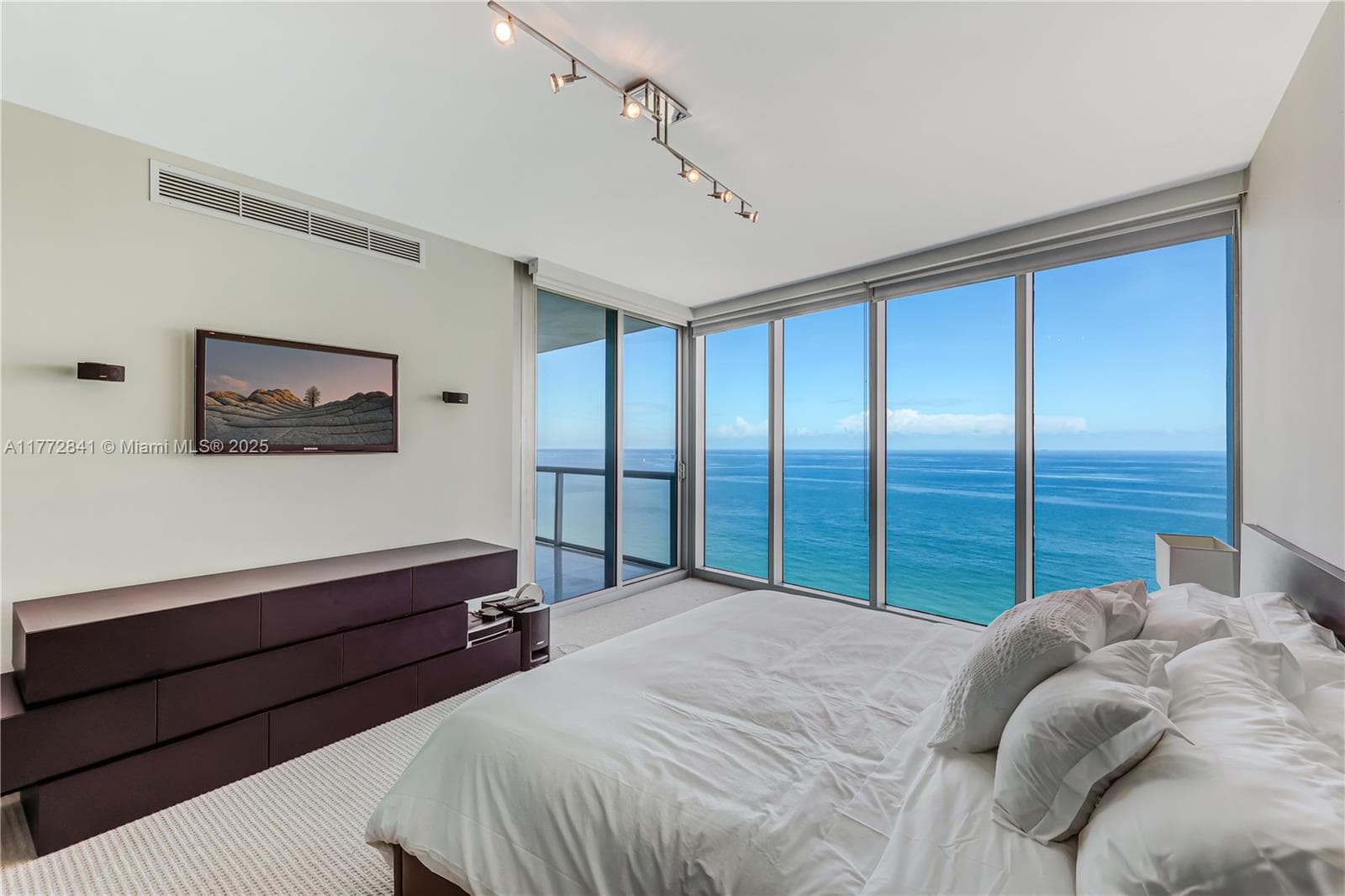 17001 Collins Ave 2508 photo 16