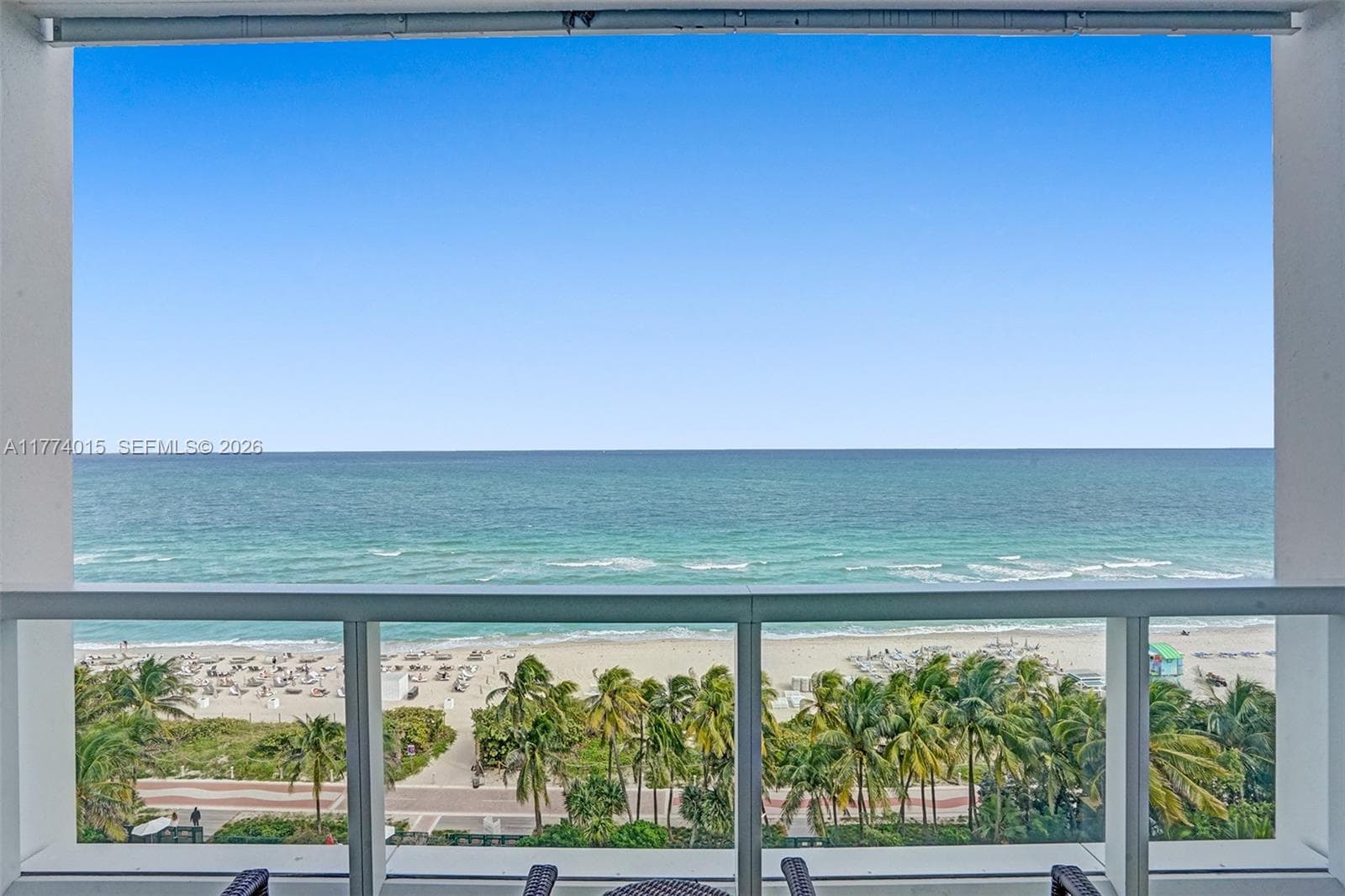 4391 Collins Ave 1