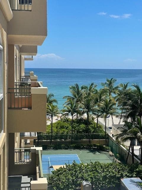 2080 S Ocean Drive 505 photo 2