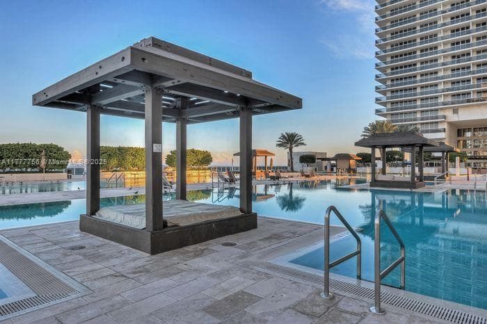 1830 Ocean Dr 2409 photo 22