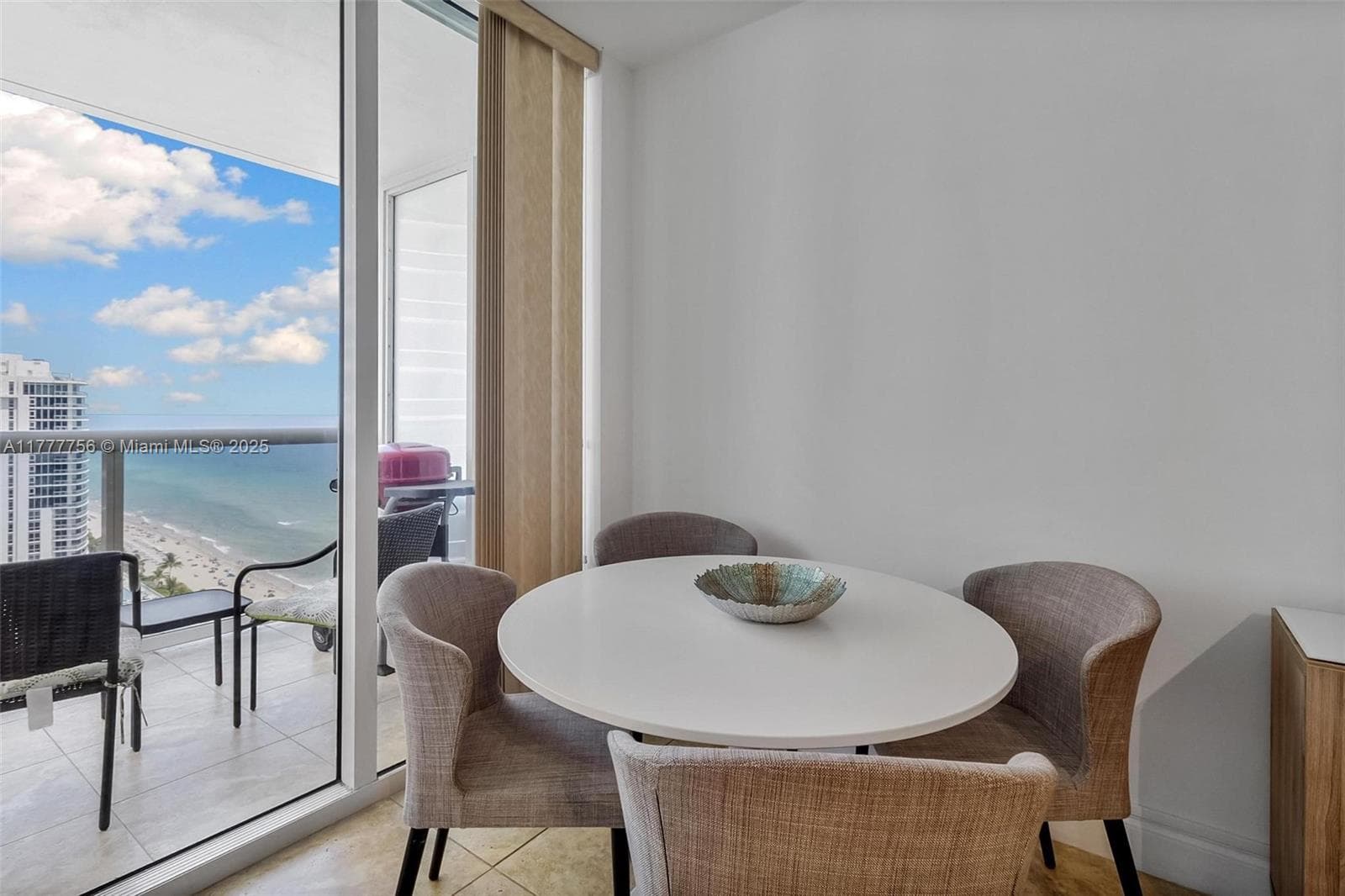 1830 Ocean Dr 5