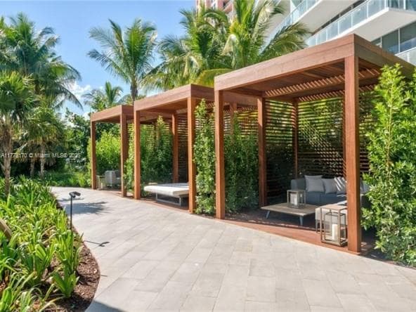 2200 Ocean Blvd 4