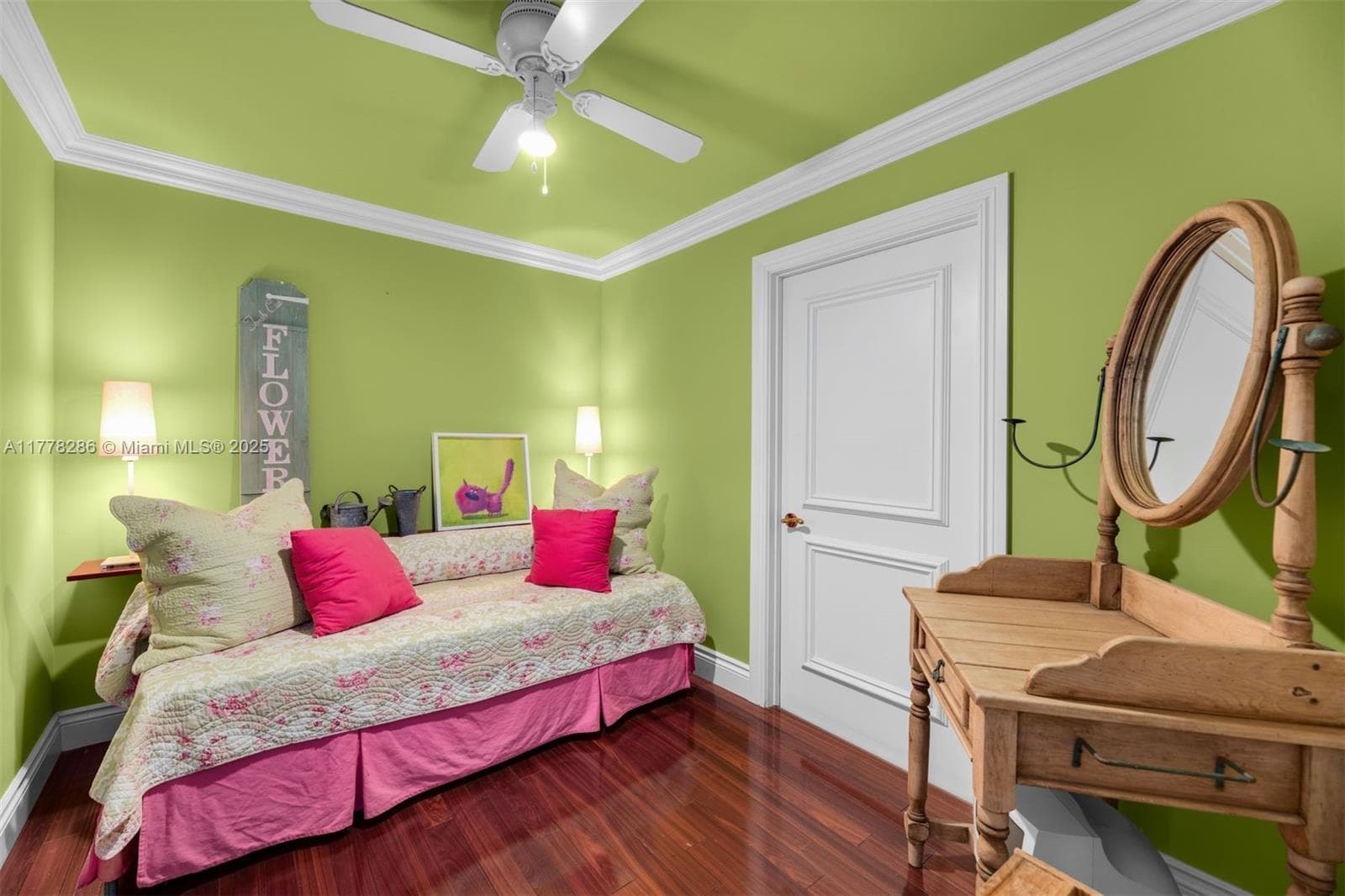 10225 Collins Ave 2004 photo 14