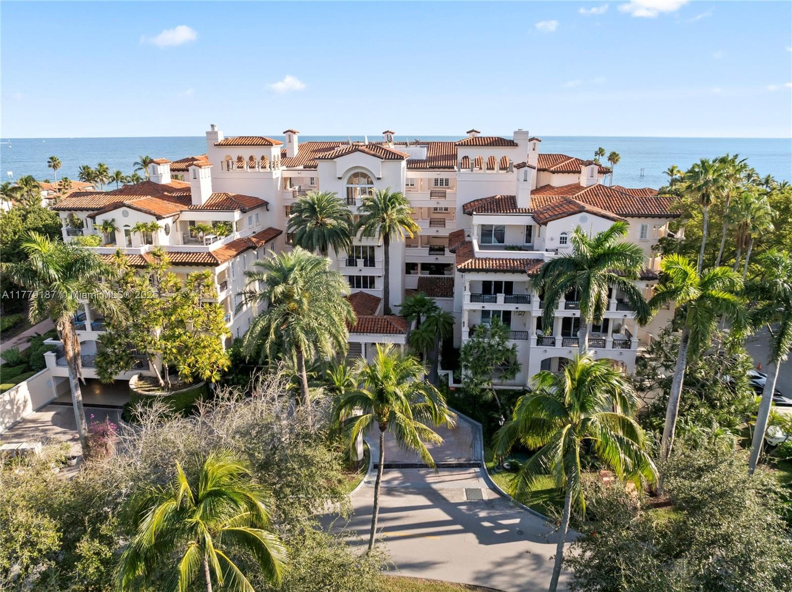 19133 Fisher Island Dr 19133 photo 10