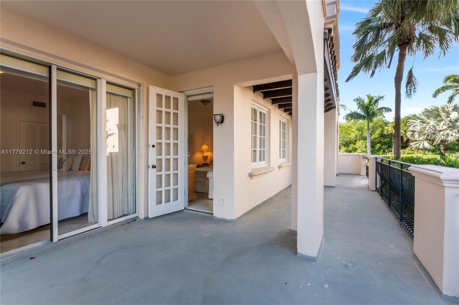 19112 Fisher Island Dr 19112 photo 7