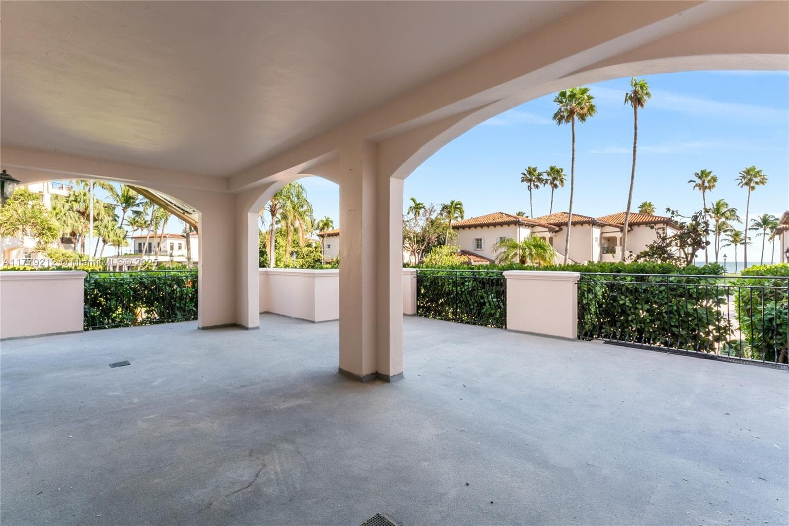 19112 Fisher Island Dr 19112 photo 5