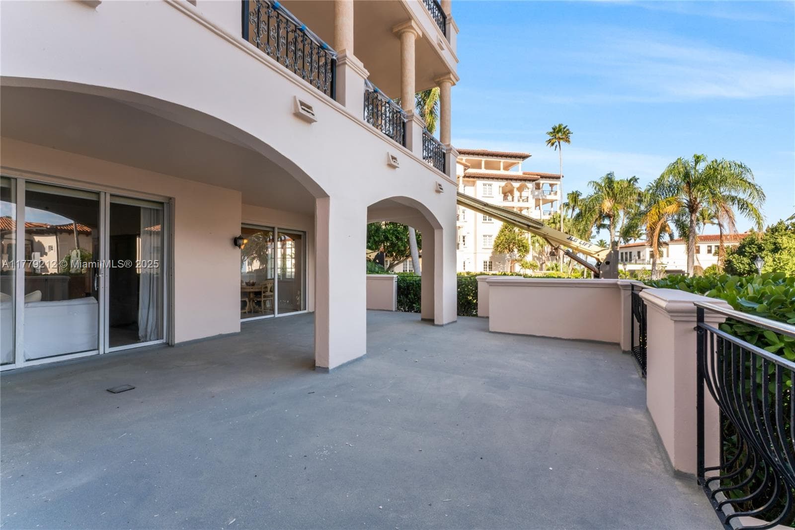 19112 Fisher Island Dr 19112 photo 4