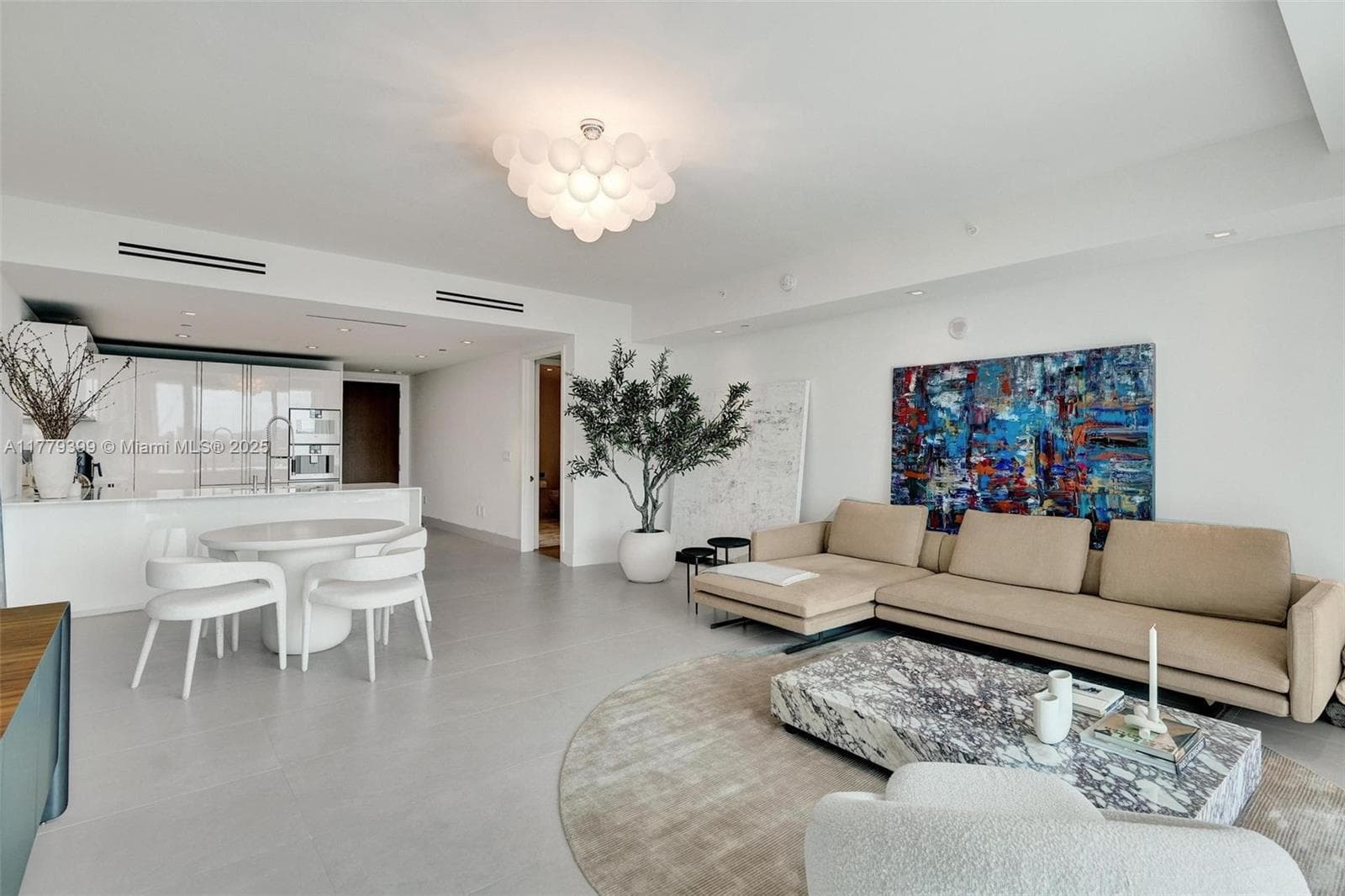 10201 Collins Ave 5