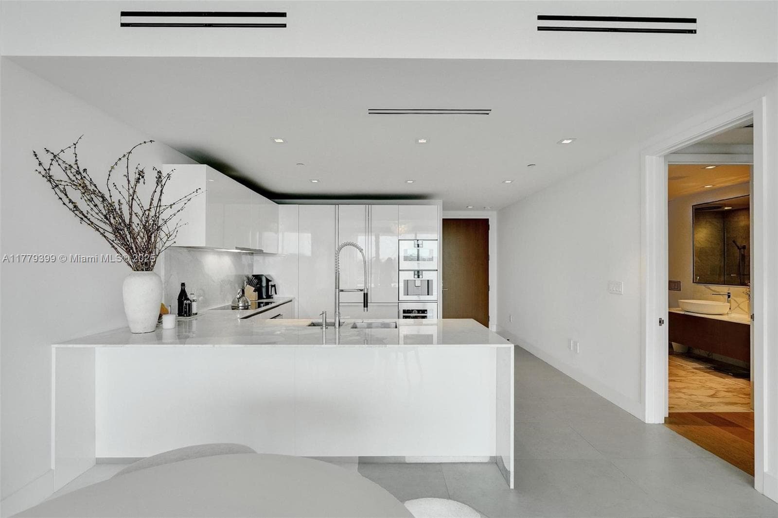 10201 Collins Ave 404 photo 11