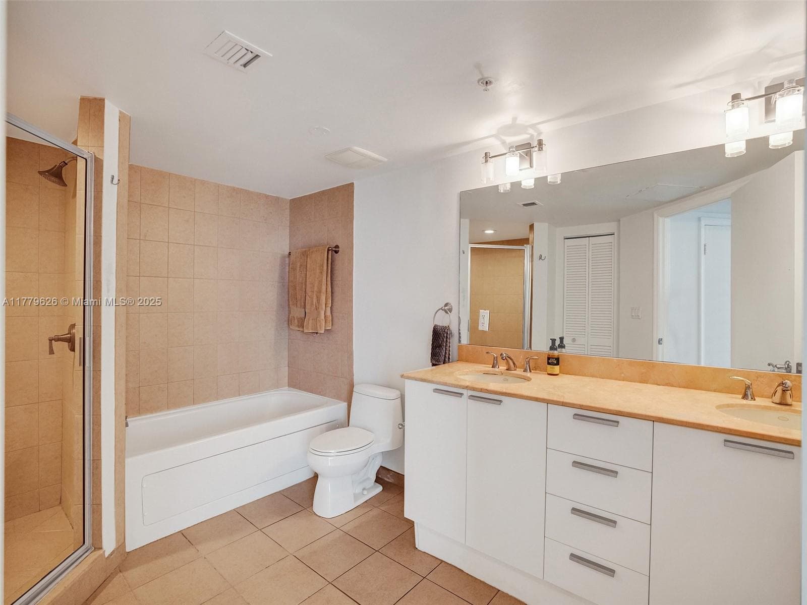 16699 Collins Ave 2305 photo 23