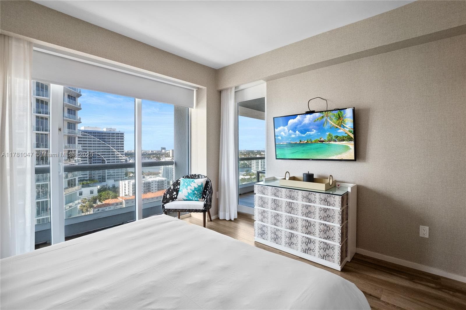 551 Fort Lauderdale Beach Blvd H1705 photo 14