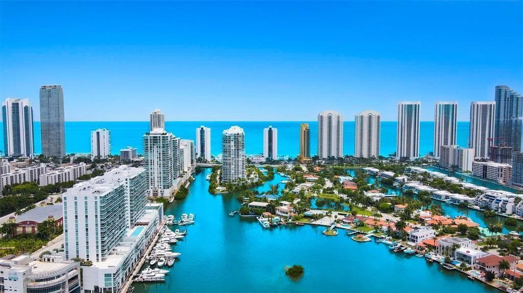 400 Sunny Isles Boulevard #2005 2