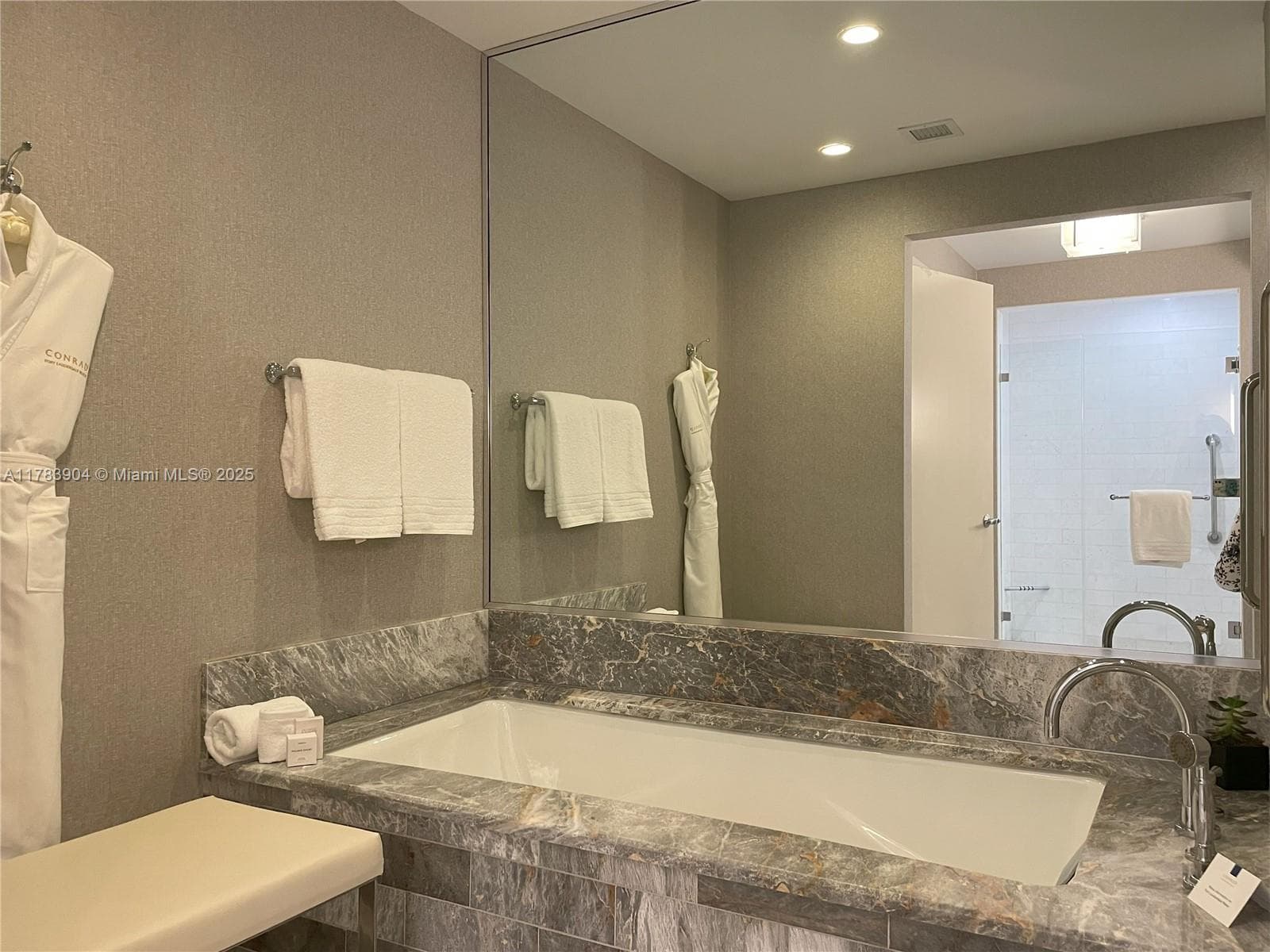 551 Fort Lauderdale Beach Blvd H1403 photo 24