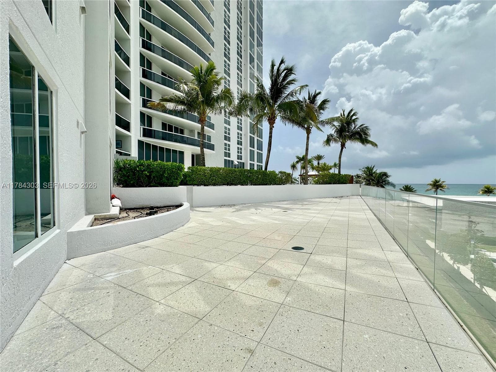 18911 Collins Ave 405 photo 15