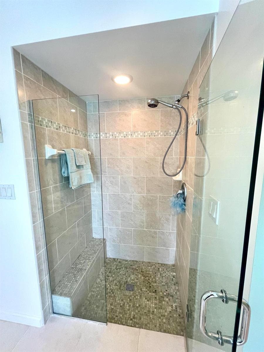 880 SE Degan Drive photo 16