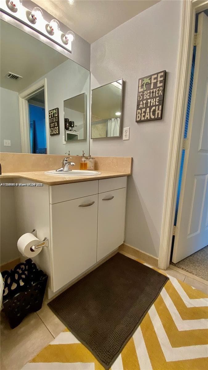 2080 S Ocean Dr 707 photo 24