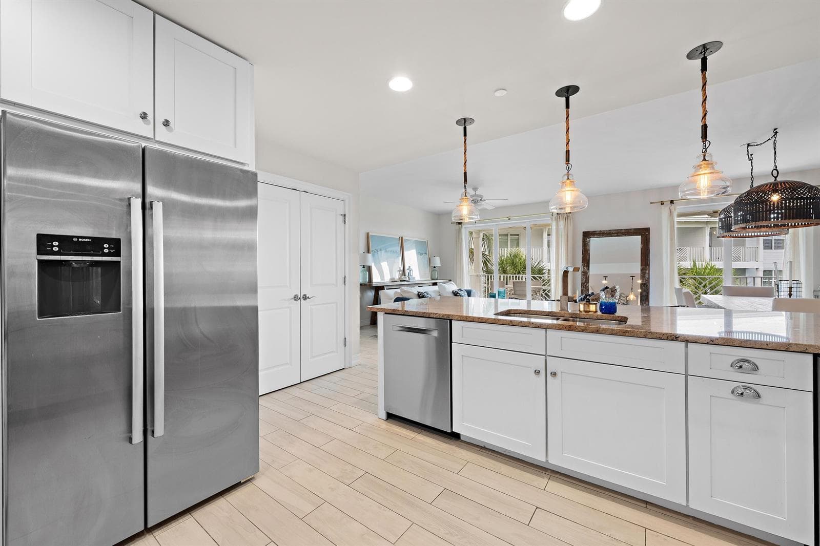 432 Bay Colony Drive N 5