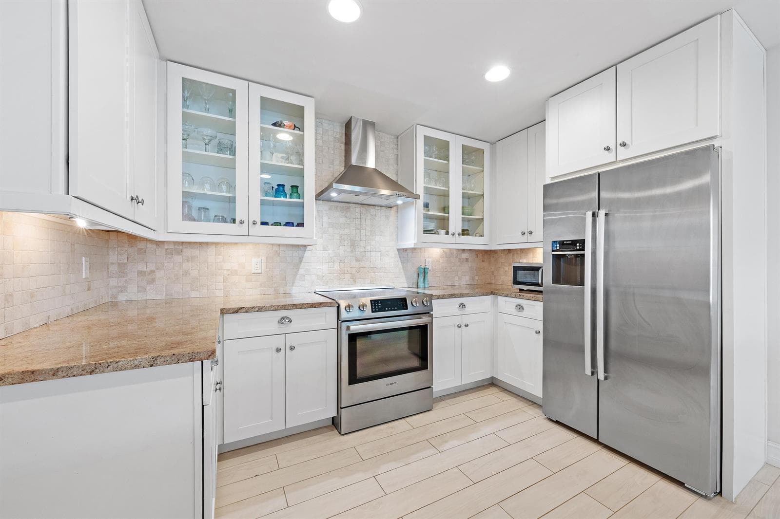 432 Bay Colony Drive N 4