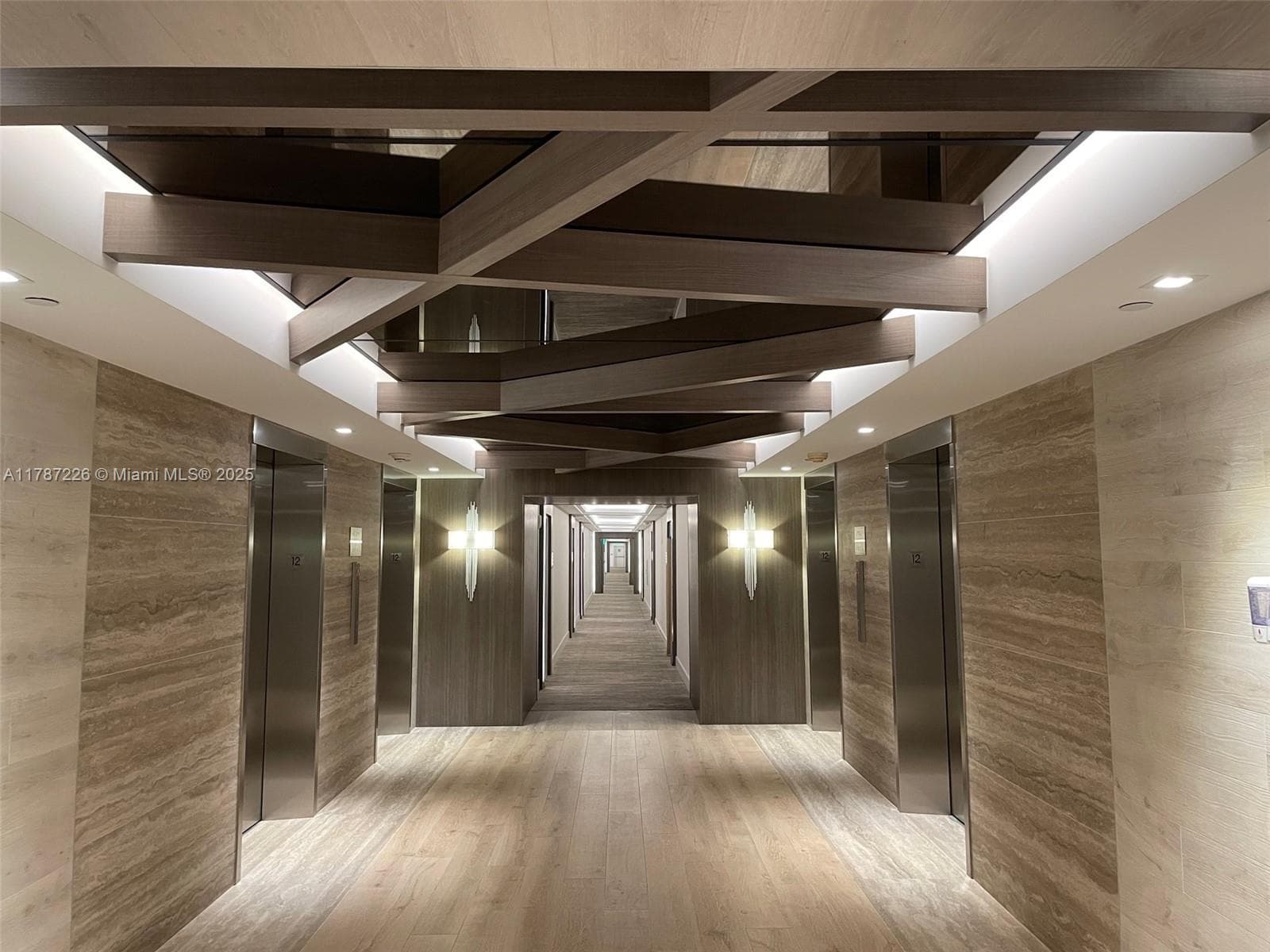 2301 COLLINS AV 1221 (Available JULY 20) photo 2