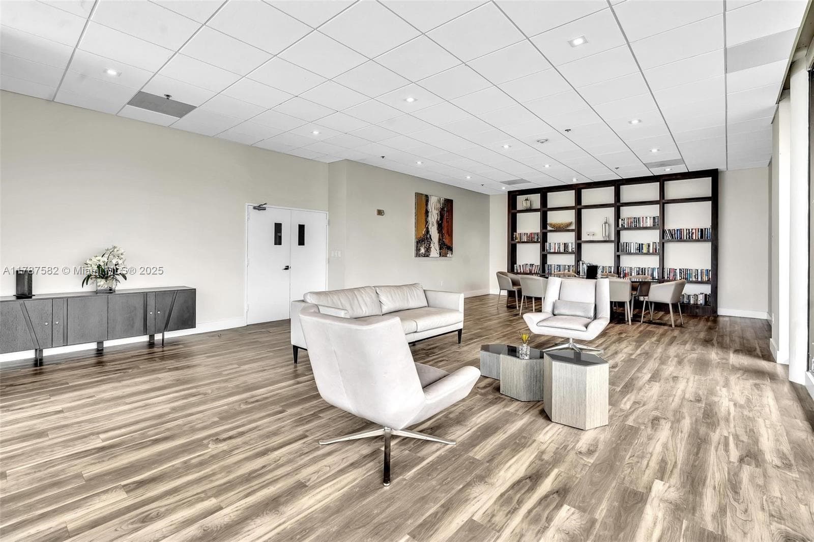 20515 E Country Club Dr 646 photo 17
