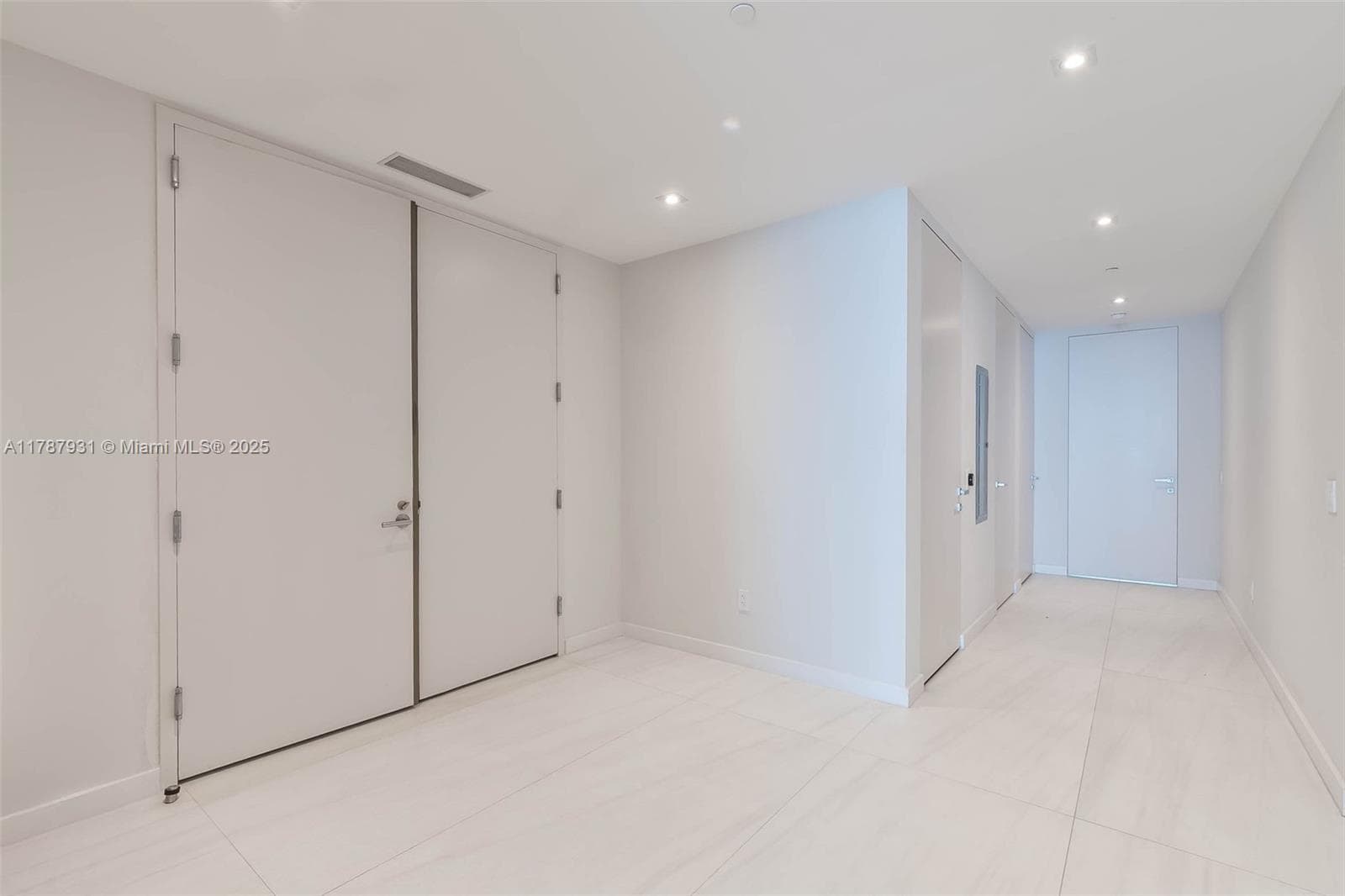 18975 Collins Ave LPH-5403 photo 23