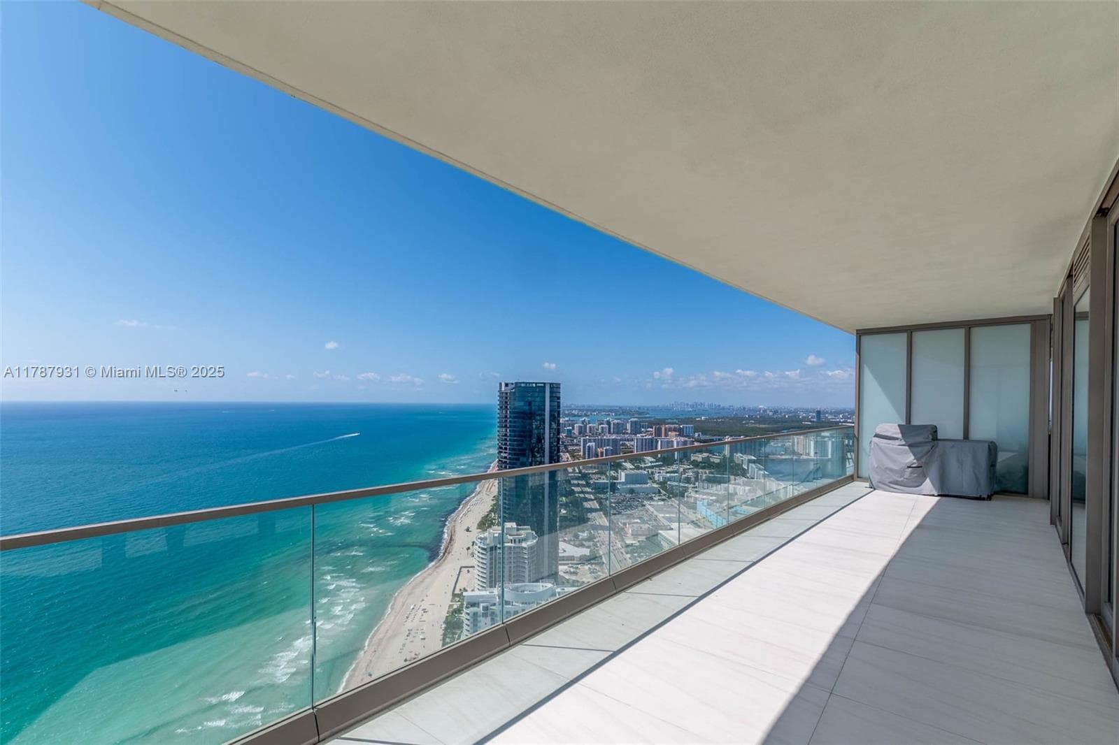 18975 Collins Ave 1