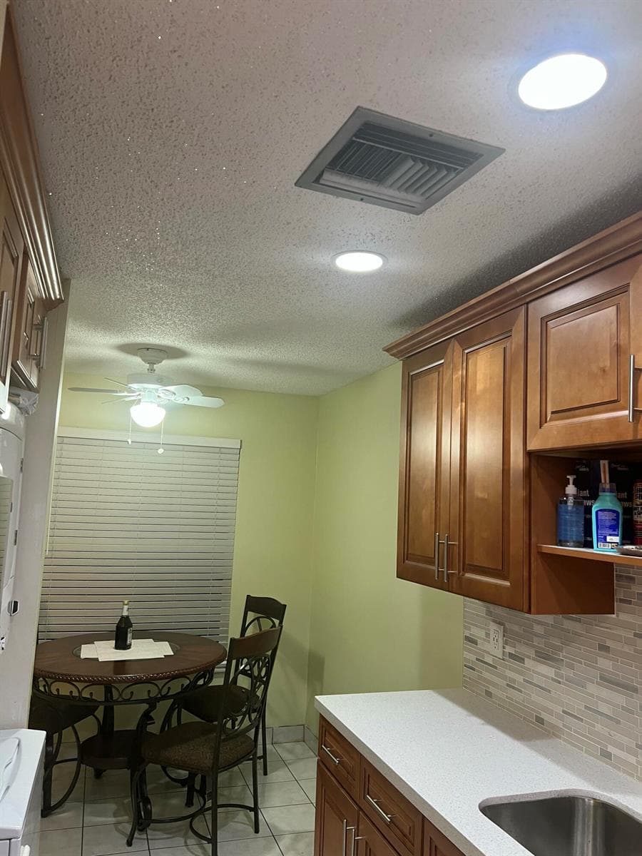 1835 NW 18th Street 104 photo 4