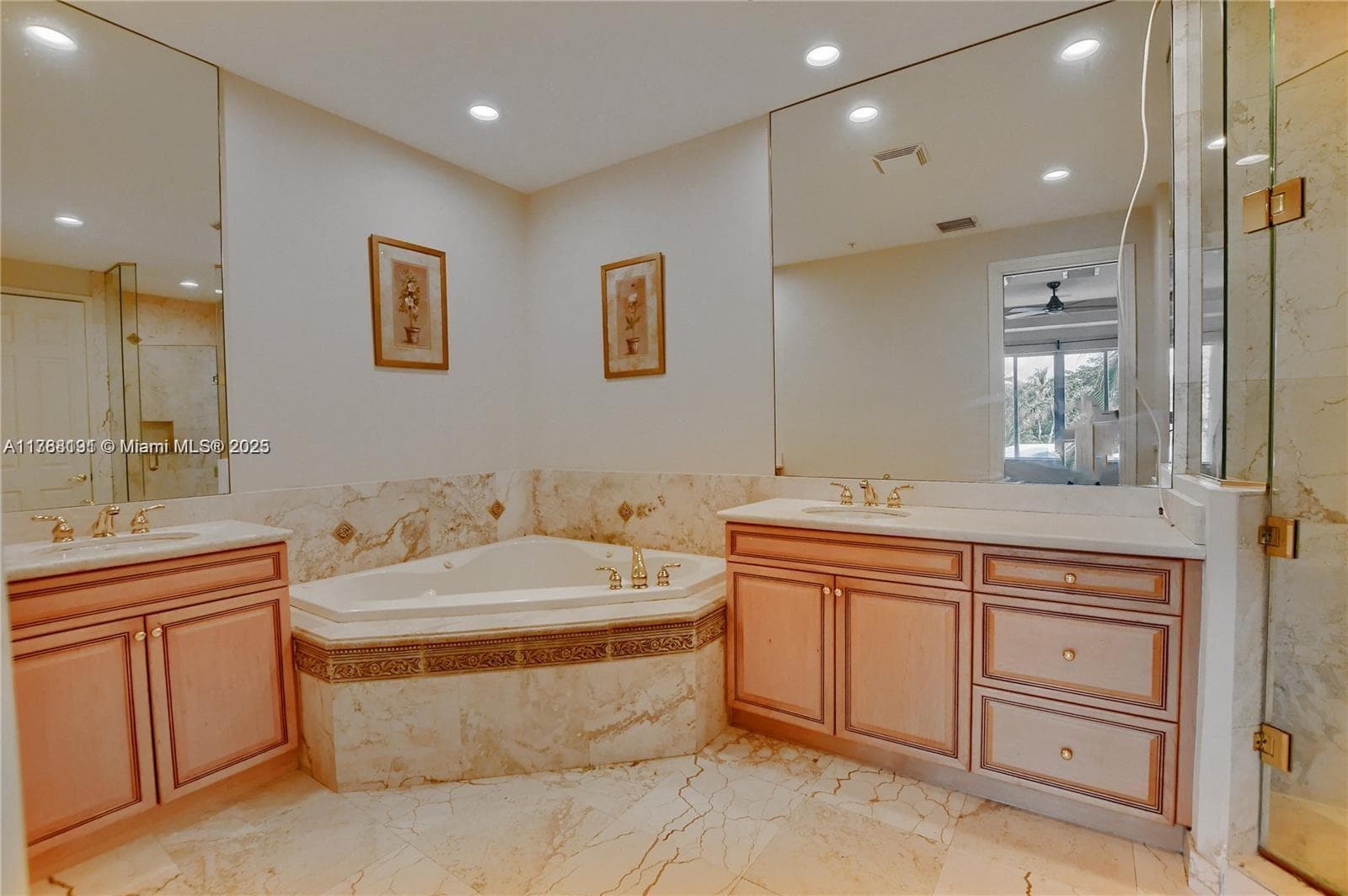 23 Royal Palm Way 16 photo 22