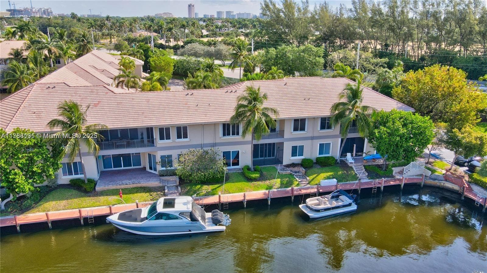23 Royal Palm Way 5