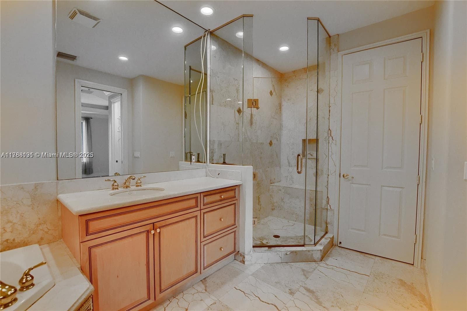23 Royal Palm Way 16 photo 21