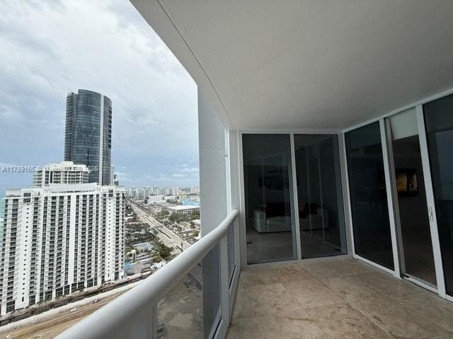 18911 Collins Ave 2804 photo 1