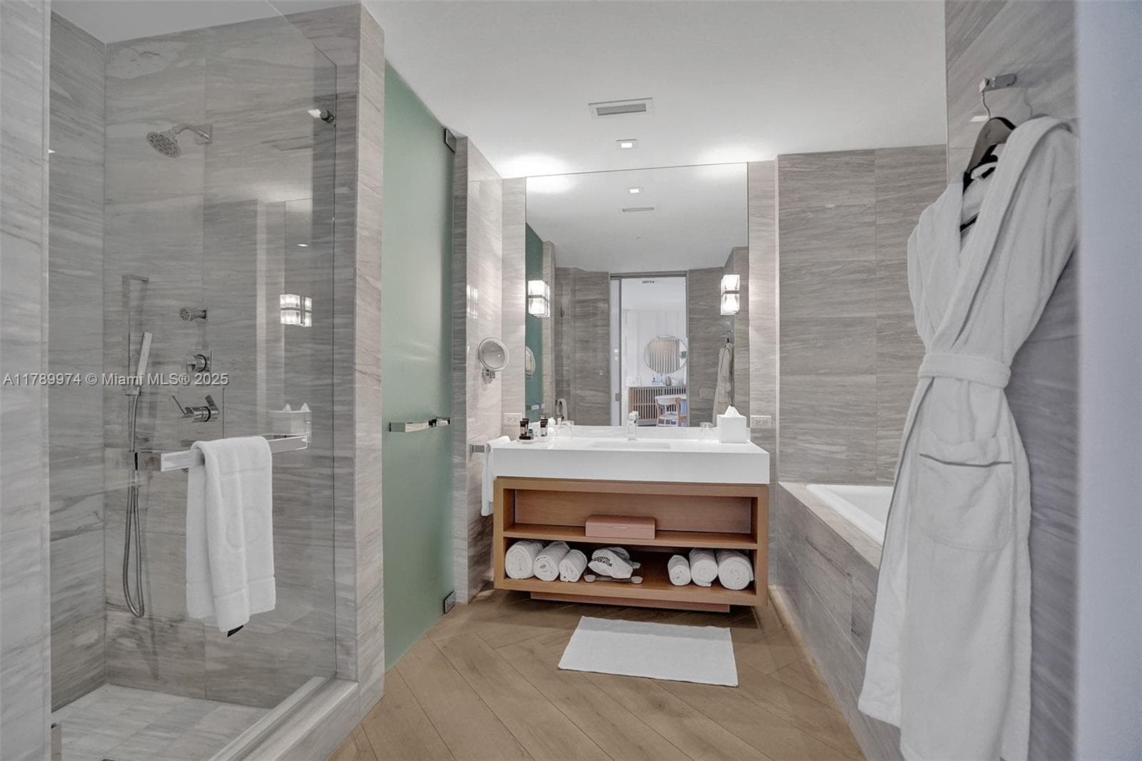 2201 Collins Ave 1215 photo 9