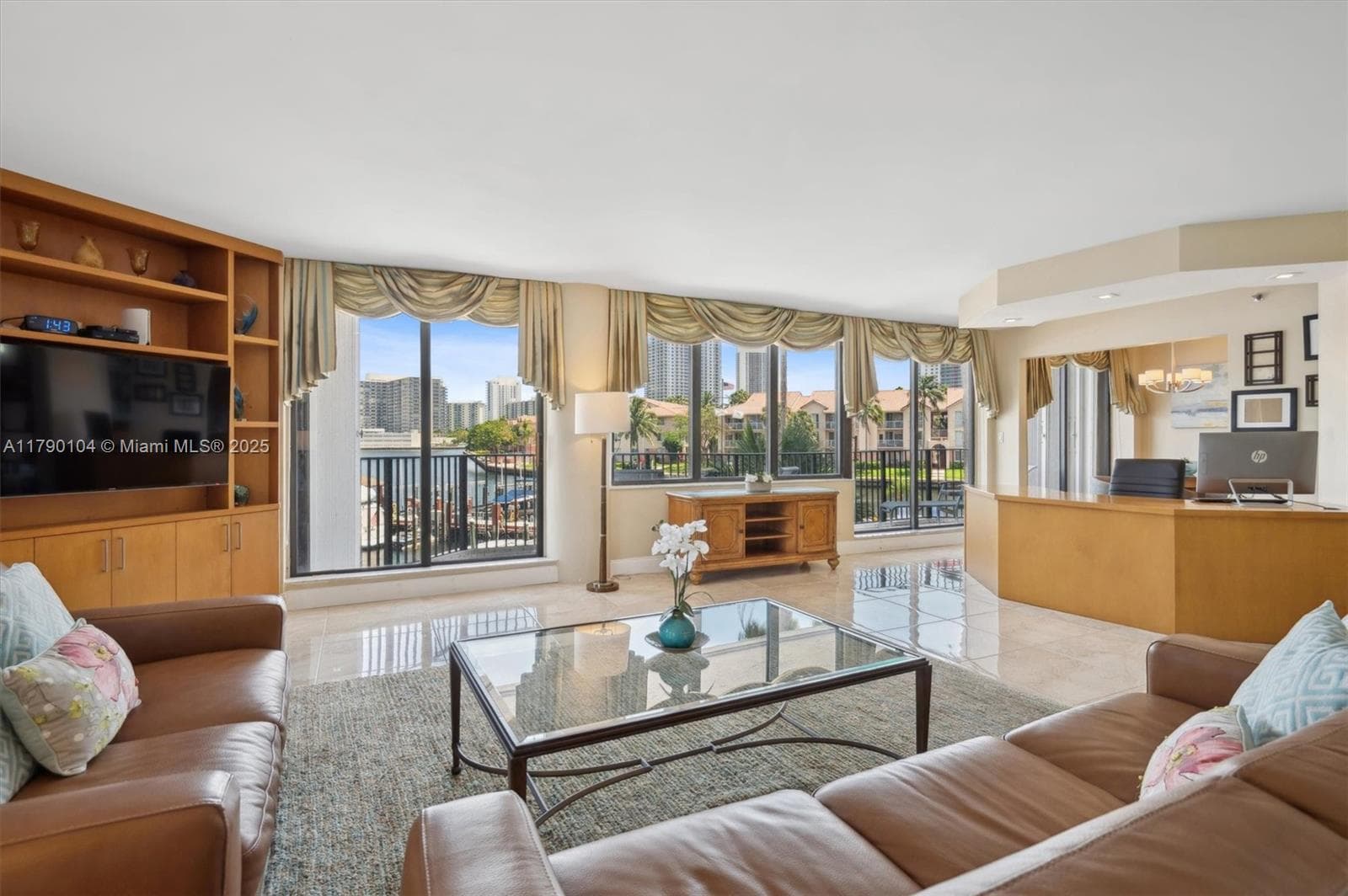 300 Three Islands Blvd 4