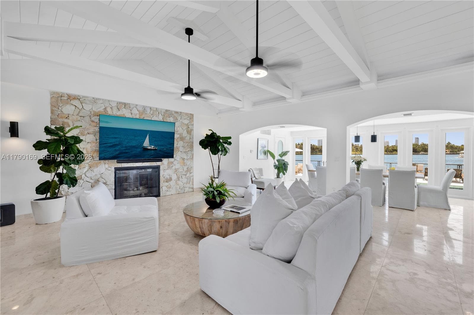 2 Hibiscus Dr photo 7