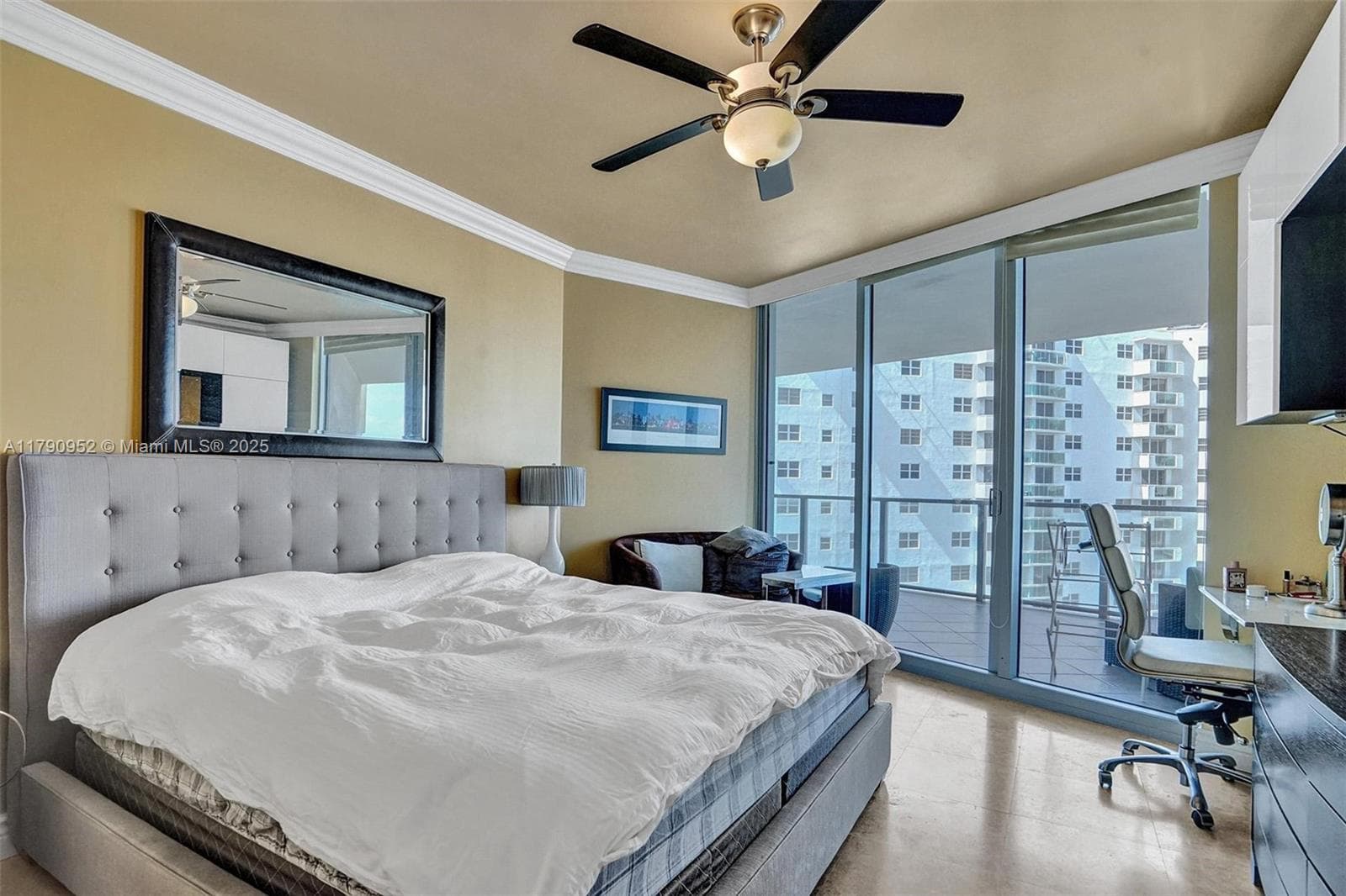 3101 Ocean Dr 1003 photo 11