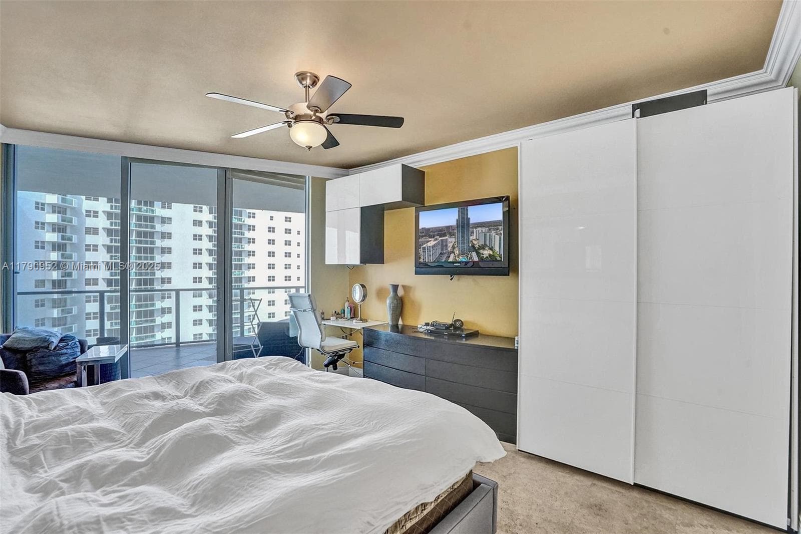 3101 Ocean Dr 1003 photo 25