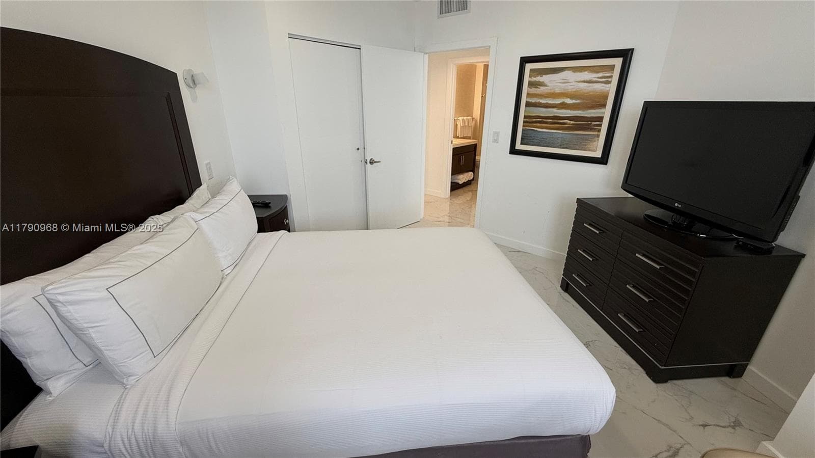 17375 Collins Ave 608 photo 24
