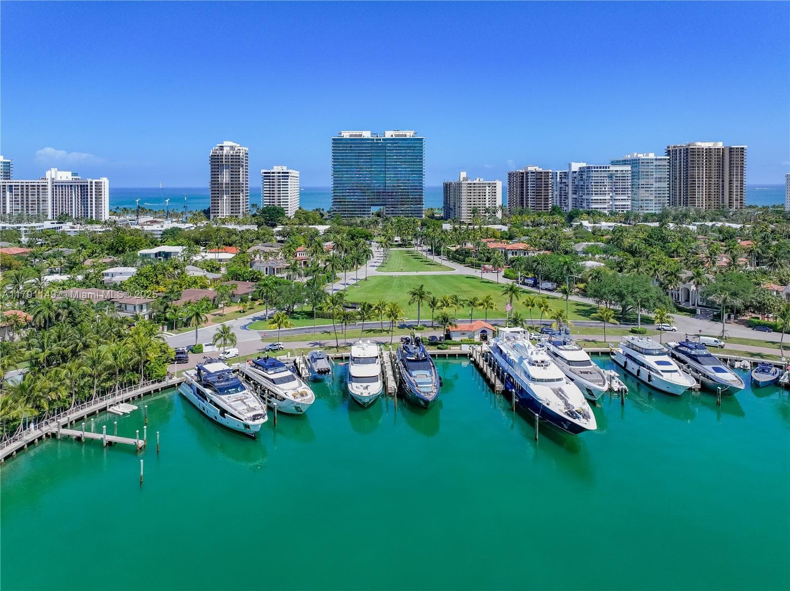 10201 Collins Ave 1