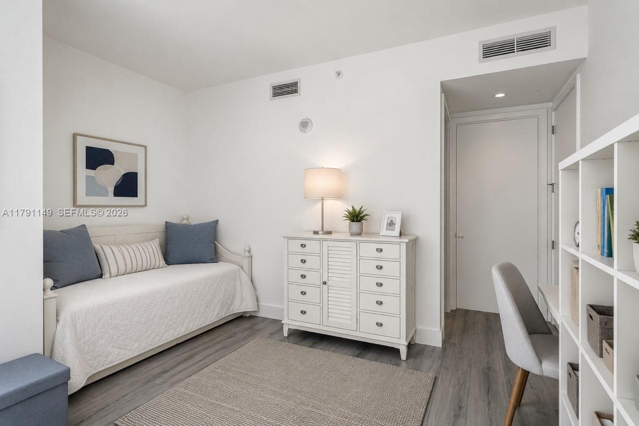 10201 Collins Ave 605 photo 21