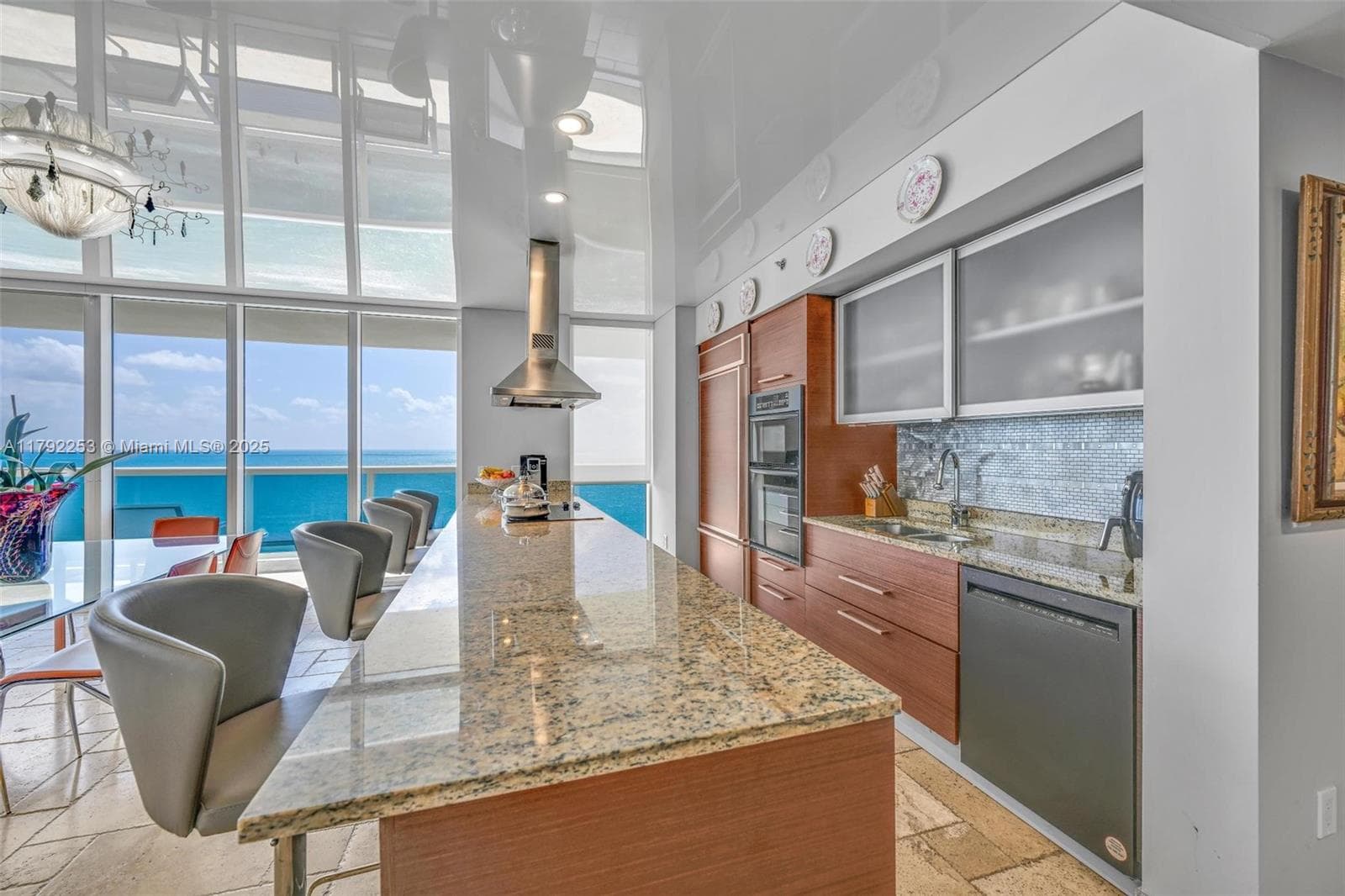 1830 Ocean Dr 1201 photo 7