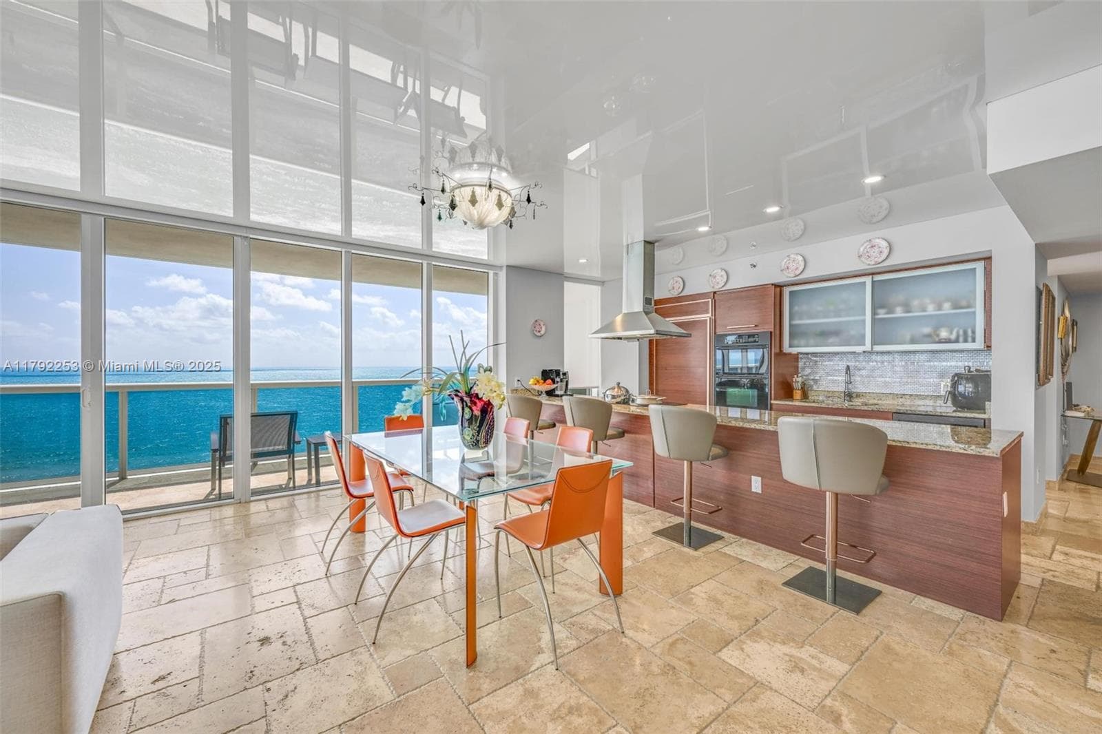 1830 Ocean Dr 5