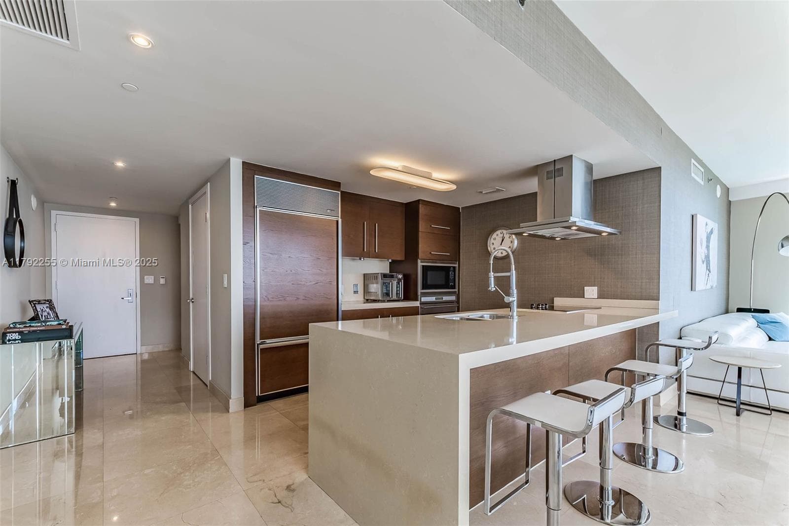 495 Brickell Ave 2801 photo 4